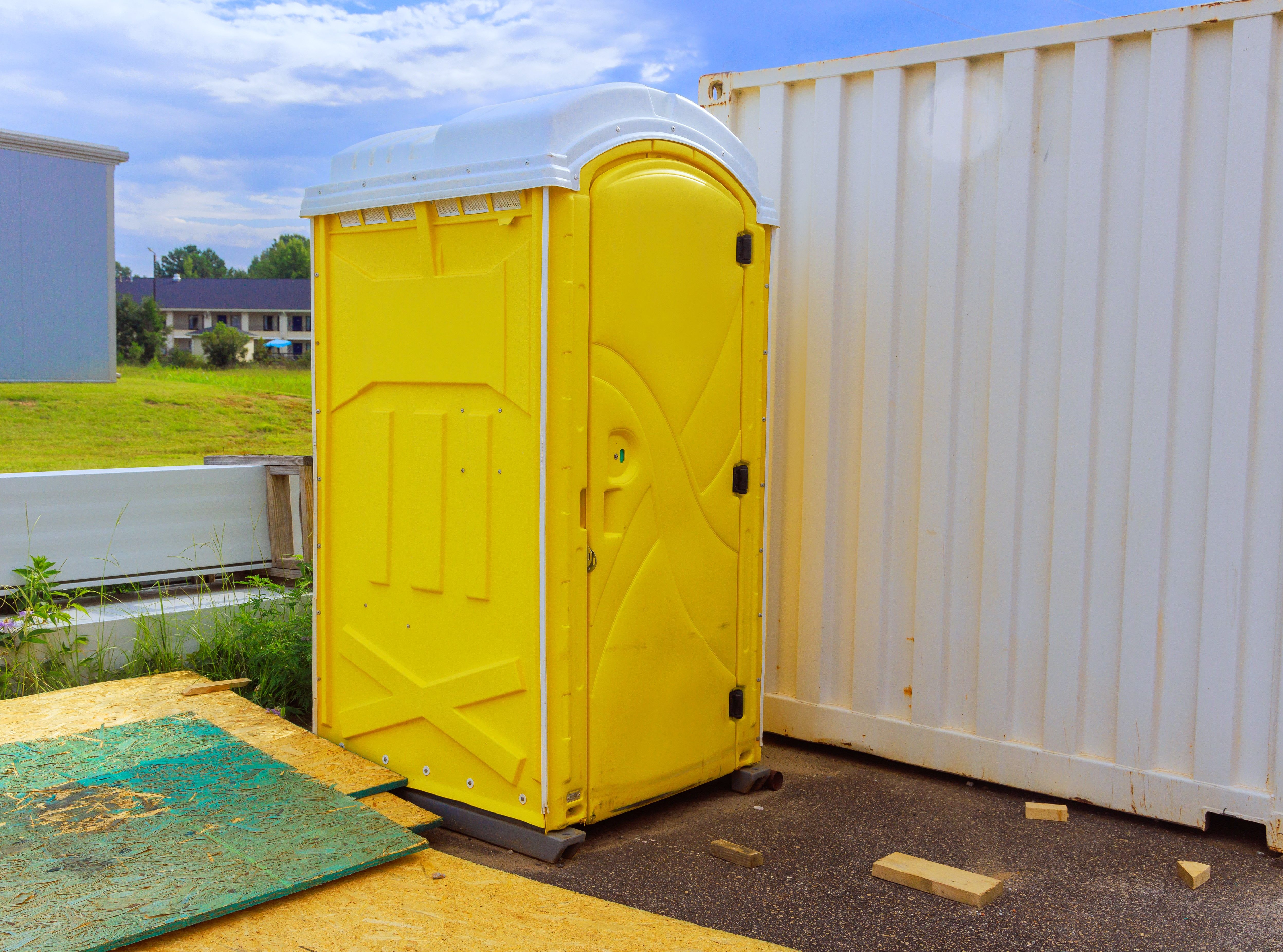 on-a-construction-site-portable-plastic-bio-toile-2025-03-27-03-45-26-utc